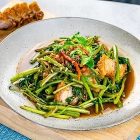 Pak Boong Moo-Krob